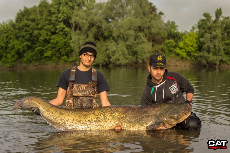 Mirko ed Alessandro con il siluro più grosso della sessione..senza contare quello sfuggito :)